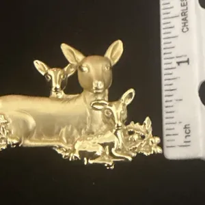 Vintage Danecraft Deer Fawn Doe Brooch 1980s Brushed Gold Tone Pin Signed thumbnail 8