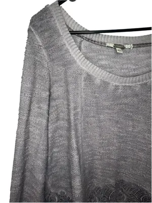 Gimmicks By BKE Grey Lace Boho High Low Tunic 3/4 Sleeve Top With Layered Hem thumbnail 3