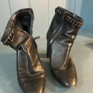 Coach Black Leather Ankle Boots with Chain Detail | Size 7 thumbnail 10