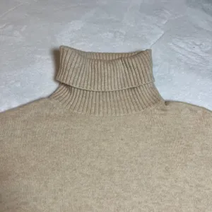 J. Crew Turtleneck Sweater in Supersoft Yarn Size S Cozy Classic Wool Alpaca thumbnail 3