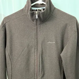 Women’s Patagonia Synchilla brown jacket thumbnail 2