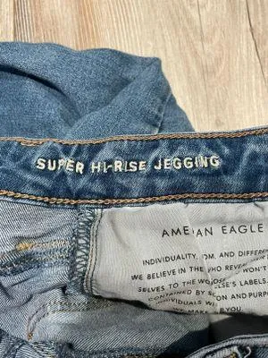 American Eagle Ripped Skinnies thumbnail 3