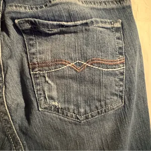 Lucky Brand Jeans Women's 4 / 27 Logan Classic Rider Crop Denim Mid Rise‎ Casual thumbnail 4