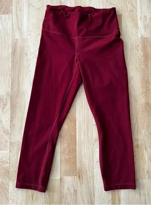 Yogalicious Lux Maroon Cropped Leggings with Pockets Women’s Small thumbnail 1