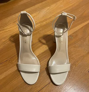 Birdy Grey Heels thumbnail 1