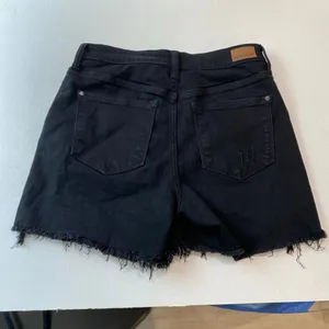 Judy Blue Medium Black High Rise Frayed Hem Denim Shorts Distressed thumbnail 3
