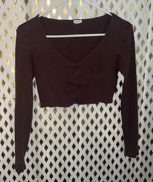 Long sleeve brown crop top size L￼ thumbnail 1