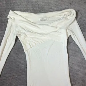 Abercrombie & Fitch Women’s Small Ivory Ribbed Off Shoulder Wrap Long Sleeve Top thumbnail 4
