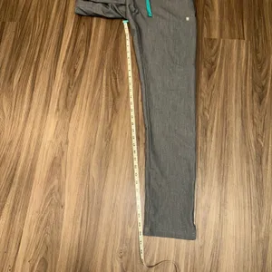 FIGS Yola Technical Collection Gray Scrub Pants Teal Drawstring‎ XS/T thumbnail 8