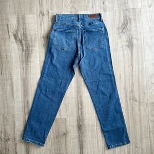NWOT Wrangler High Rise Vintage Taper Mom Jeans Sz 10 Distressed Medium Wash thumbnail 7