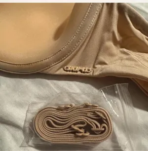 SKIMS Weightless Strapless Bra thumbnail 4