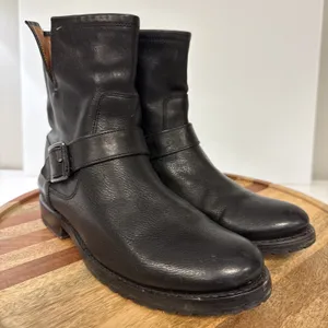 Frye Natalie Engineer Short Boots Size 8B Black Leather Moto Biker Pull On thumbnail 1