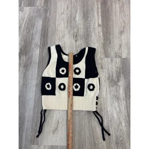Zara Black Cream Checkered Crochet Flower Cropped Sweater Vest Size Small thumbnail 6