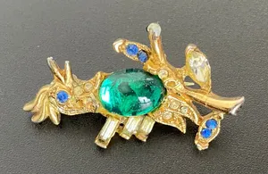 Vintage Gold Tone Bird Brooch Rhinestone Emerald Cabochon Crested Bird Pin thumbnail 1
