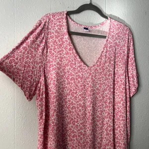 Old Navy Luxe Floral Pink V-Neck Short Sleeve Top Womens XXL Casual Wear Stretch thumbnail 5