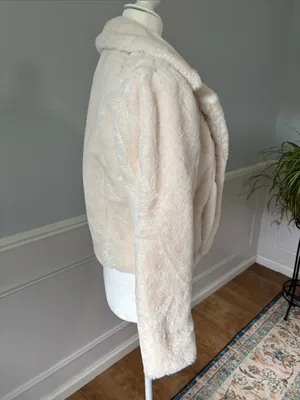 NWT Silent New York Faux Fur Jacket Size Medium Open Front Light Cream Cozy Chic thumbnail 7
