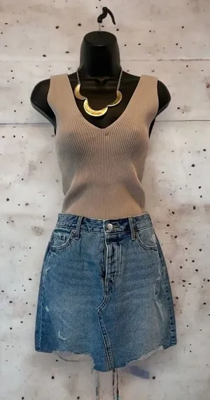 Old Navy Denim Mini Skirt Light Wash‎ Distressed Raw Hem Button Fly Size 6 thumbnail 1