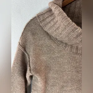 J. Crew XS Taupe Oversized Lagenlook Turtle Neck Sweater thumbnail 5
