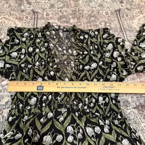 Anthropologie Ruched-Sleeve V-Neck Top S Romantic Floral Botanical Cottagecore thumbnail 8