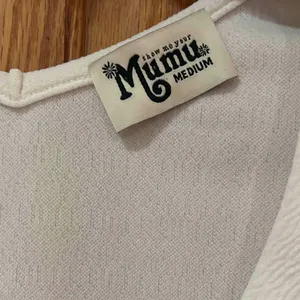 Show Me Your Mumu Miami V-Neck Stretch Crepe Crop Top in Bone‎ Size Medium thumbnail 8