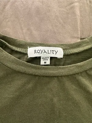 Casual Olive Green Cropped Tee Size M thumbnail 2