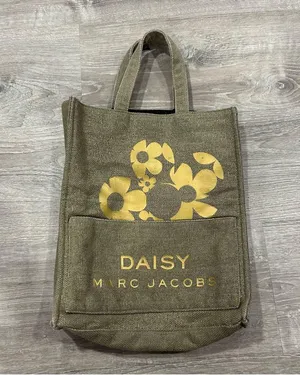 Marc Jacob’s Daisy Tote Bag thumbnail 1