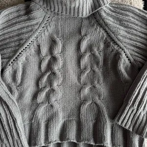 Gray turtleneck sweater thumbnail 3