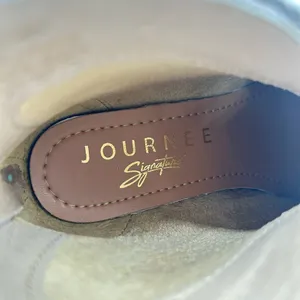 Journee Boots Womens‎ 6 Gray Leather Gracie Block Heel Western Bootie NEW thumbnail 8