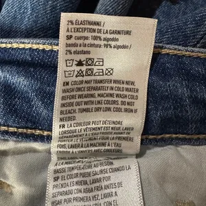 American Eagle SZ 4 Mom Jeans Hi-Rise Distressed Rips Zip-Fly Whiskered Blue thumbnail 15