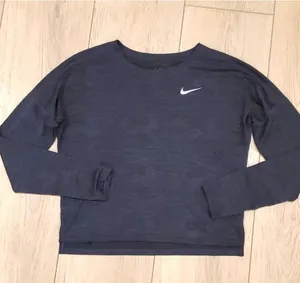 Nike Woman's Running Cropped Shirt thumbnail 1