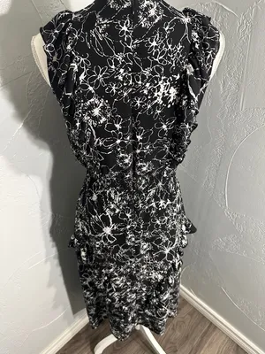 Sleeveless Black & White Floral High-Low Dress thumbnail 8