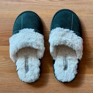 Laura Ashley Teal Plush Fur Slippers Size 5-6 thumbnail 2