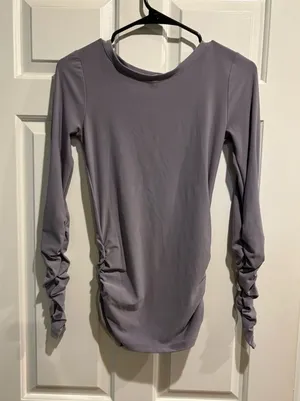 Garfield &Marks vintage slim fitting stretchy ruched top lavender gray XS S thumbnail 1