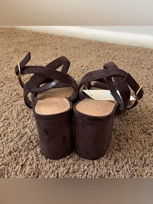 A New Day NWT Elegant Minimalist Strappy Heels Brown Block Heel Gold Accent Women 9.5 thumbnail 5