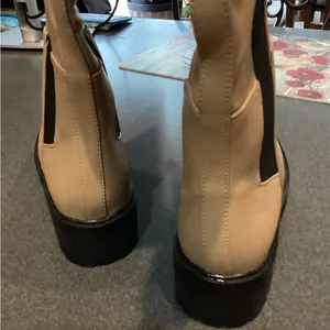 Stylish Tan and Black Women's Boots thumbnail 3