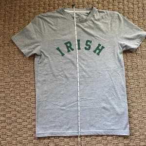Men’s Small Denim And Flowers St. Patrick’s Day Irish Gray T-shirt thumbnail 7