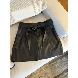Vestique Black Faux Leather Skirt Women Medium thumbnail 2
