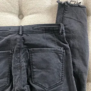 Zara Trafaluc Destroyed Skinny Raw Hem Jeans 4 thumbnail 6