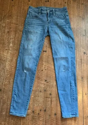 American Eagle medium wash 00 short distressed jeggings thumbnail 1