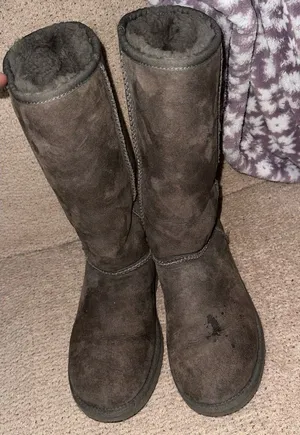 UGG grey boots thumbnail 1