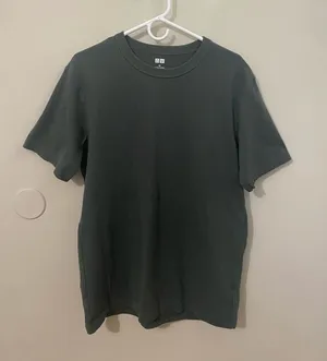 Uniqlo Dark Gray Crew Neck T-Shirt thumbnail 1