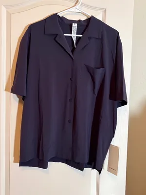 Lululemon Button-Down Shirt. NWT SZ Medium Atmospheric Purple thumbnail 1