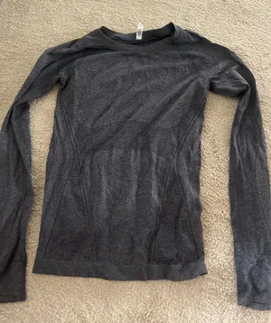 Athleta Women’s Top Long Sleeve thumbnail 1