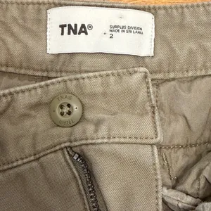 Aritzia TNA Highland Cargo Pant Oversized Cotton Cargo wide Leg Army Green‎ thumbnail 8