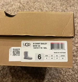 UGG Shiny Bailey Bow Boots - Breast Cancer Awareness Edition thumbnail 2