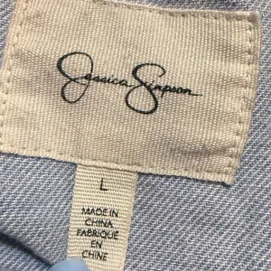 Jessica Simpson Women Large Pearl Embellished Distressed Denim Jacket Light Wash thumbnail 3