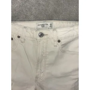 Abercrombie & Fitch Mom High‎ Rise Off White Jeans Size 25/0 thumbnail 4