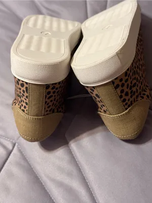 American Eagle Faryl Robin Animal Print High Top Sneakers Size 7 NWT thumbnail 13