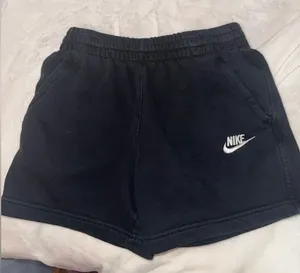 Black Nike sweat shorts thumbnail 1