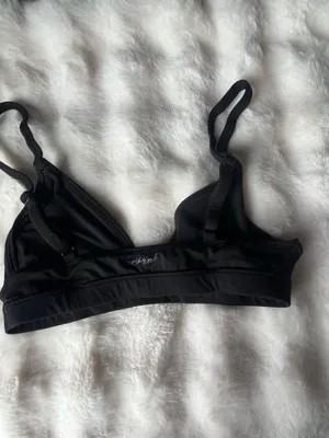 PINK Victoria's Secret bra and shorts set thumbnail 2